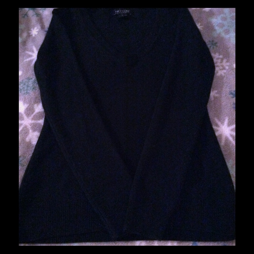 NEW YORK &  COMPANY BLACK SWEATER💕