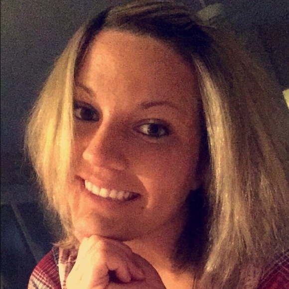 Meet your Posher, Lindsay - Picture 2 of 4