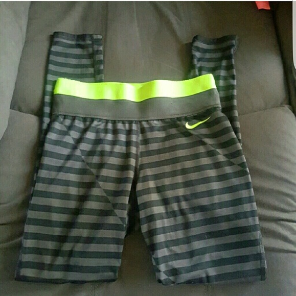 Nike Pants - Nike Hyperwarm Tights Size Small