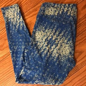 LulaRoe Tall and Curvy Leggings