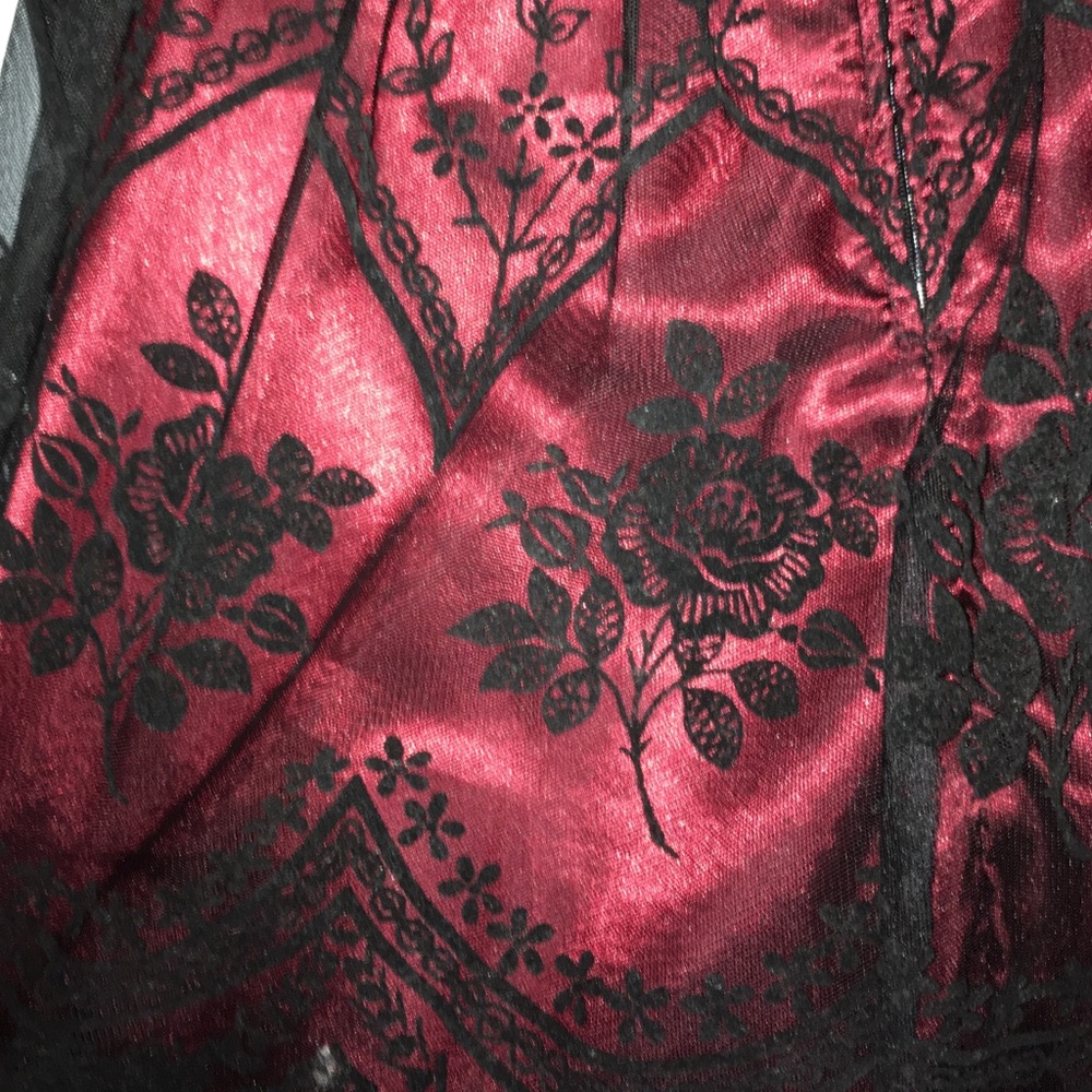 Dress - Picture 3 of 3