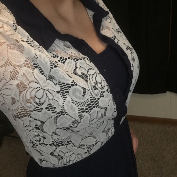 Justify Navy lace dress size large sits like xs - Picture 2 of 4