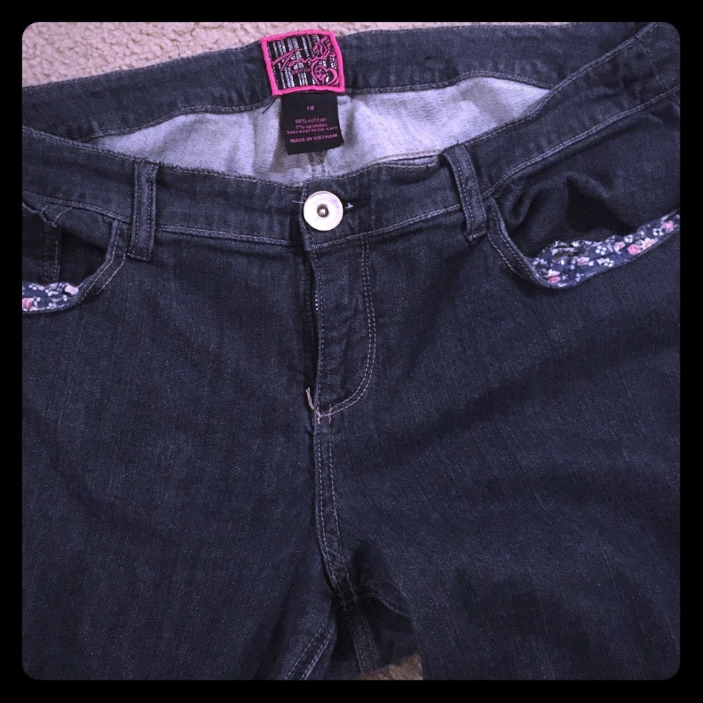 💄TORRID with floral print!