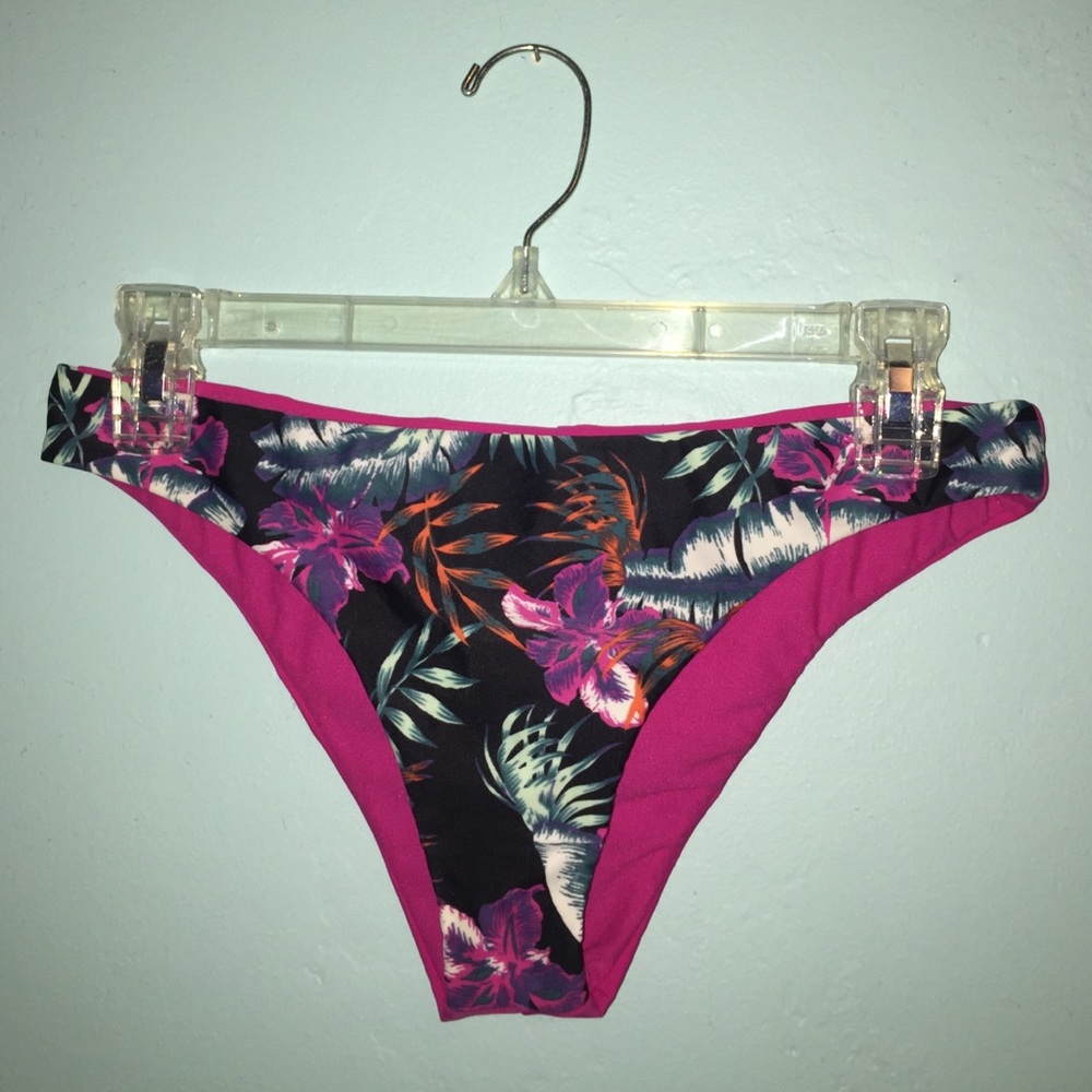 Roxy tropical print bottoms (M)