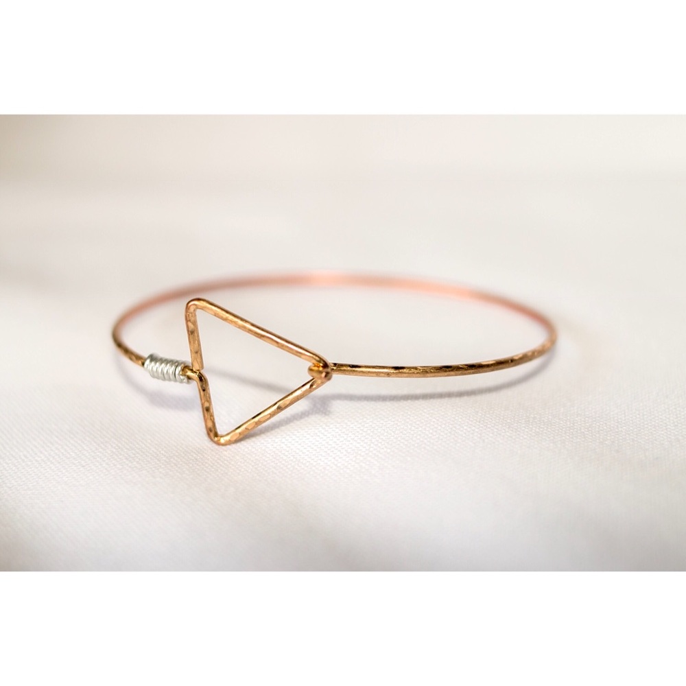 ๐NEW ๐ซ Mixed-metal ๐บgold triangle bracelet