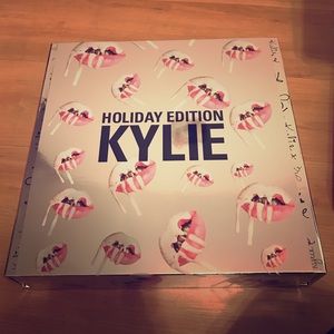 Kylie Cosmetics Okurrr