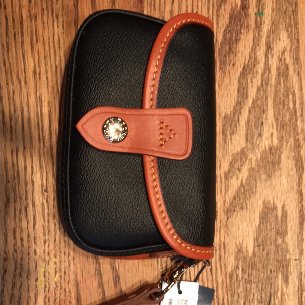 Dooney & Bourke Wristet NWT