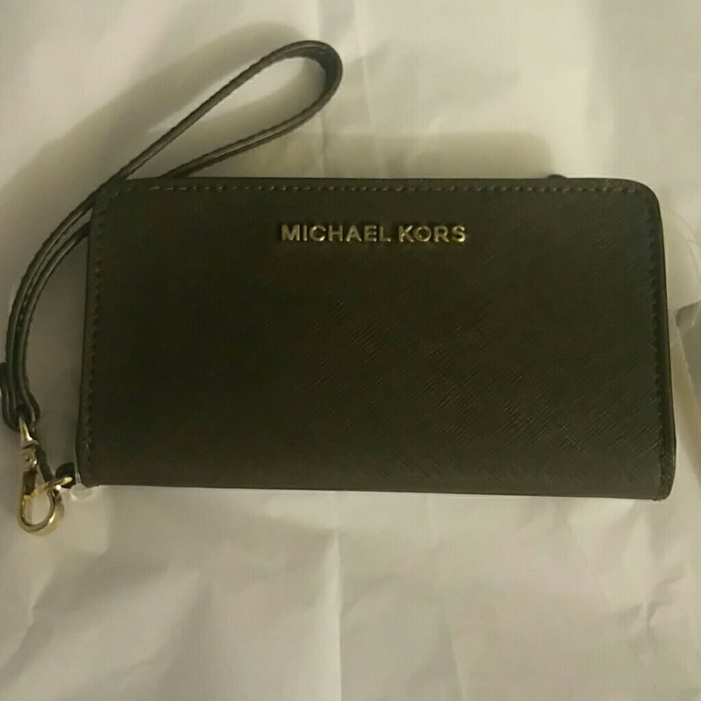 Michael Kors wristlet
