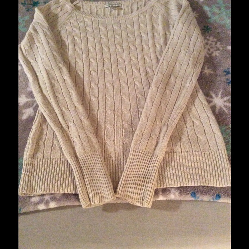 AEROPOSTALE WHITE SWEATER💕