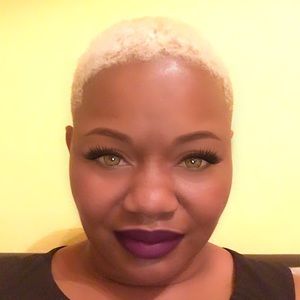 Meet your Posher, Deedra