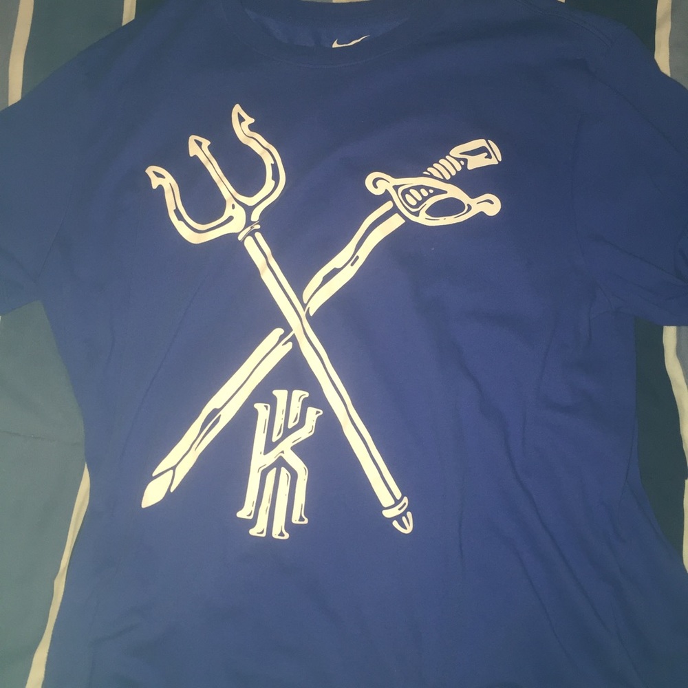 Kyrie T-shirt