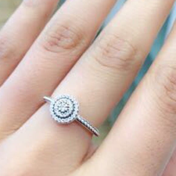 100% Authentic Pandora ring - Picture 2 of 3