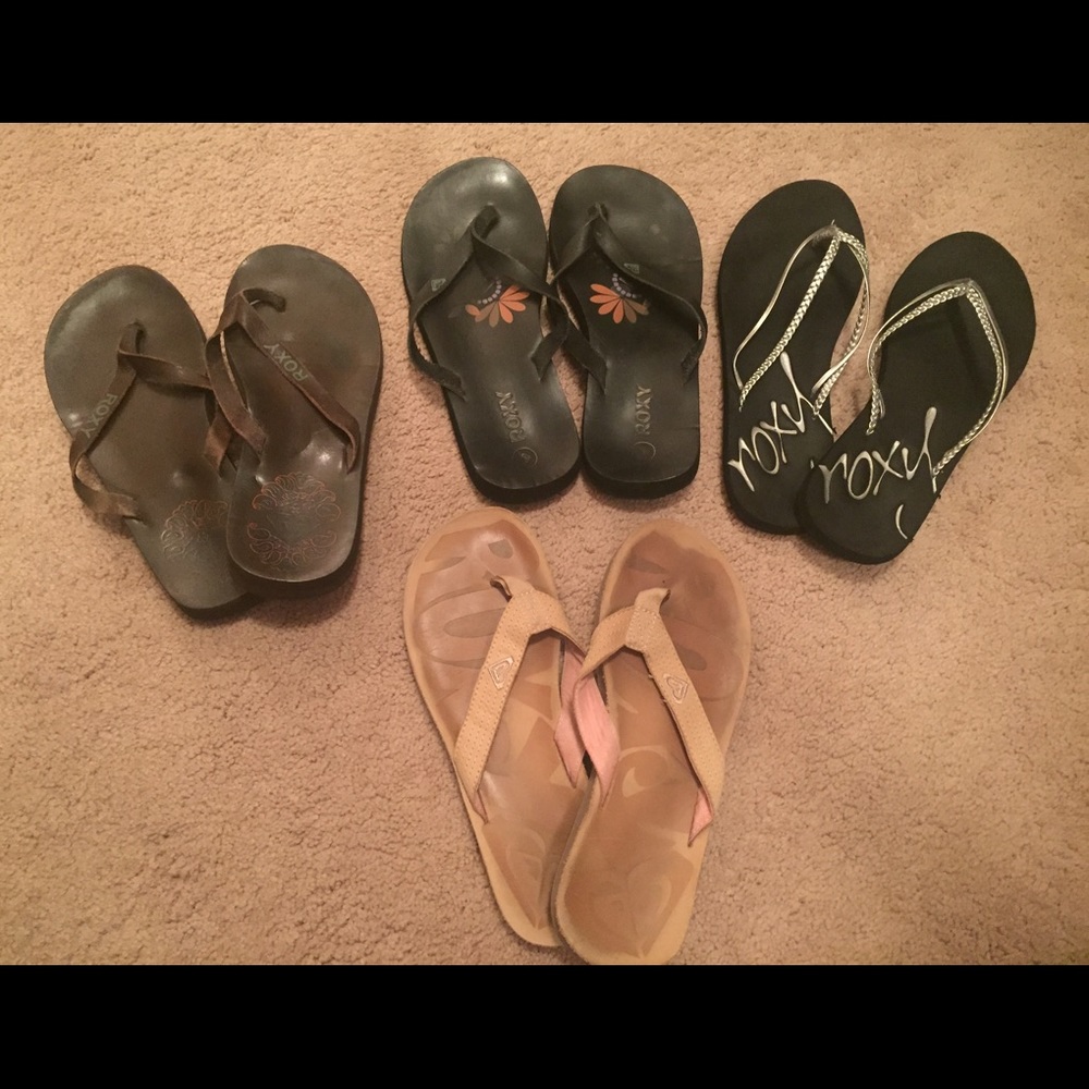Bundle of flip flops, size 8.5