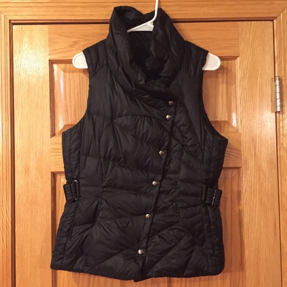 lululemon athletica Jackets & Blazers - Lululemon Get Down Vest Sz 10 in Black
