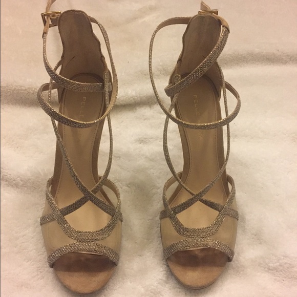 Heels - Picture 3 of 4