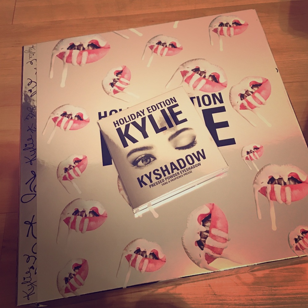 Kylie Cosmetics Holiday Palette