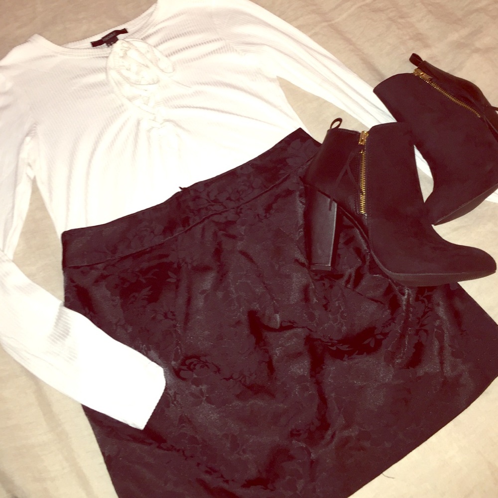 Forever 21 Black skirt