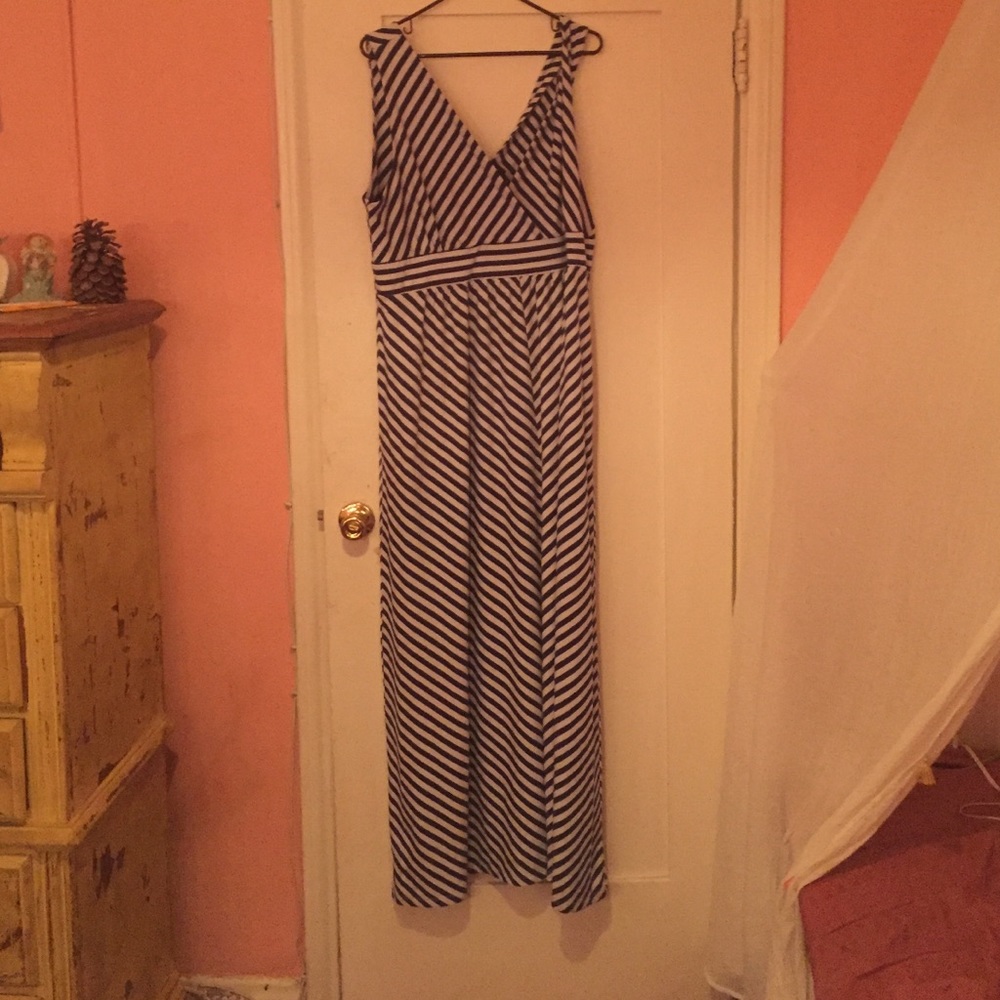 Torrid Dress Plus Size 4 will fit 2XL-5XL - Picture 2 of 3