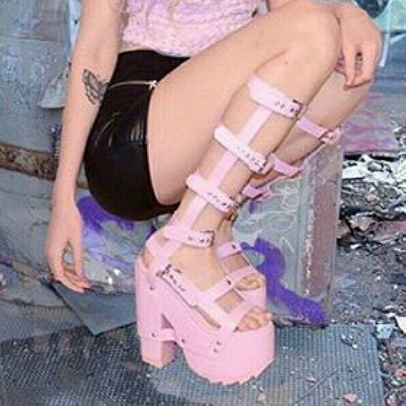 UNIF Shoes - YRU NIGHTCALL HIGH PINK NIB SIZE 8 DOLLSKILL UNIF