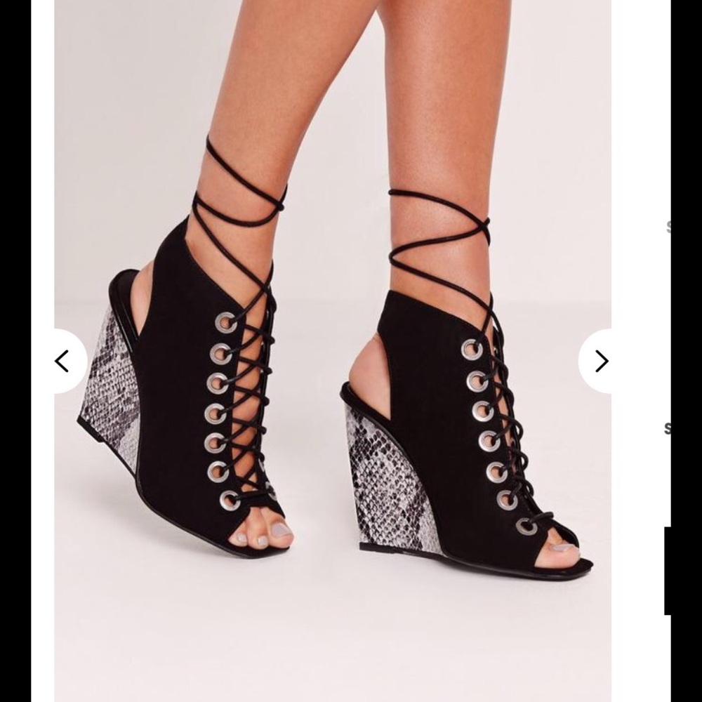 Oversized Eyelet Snake Wedge Sandals Black