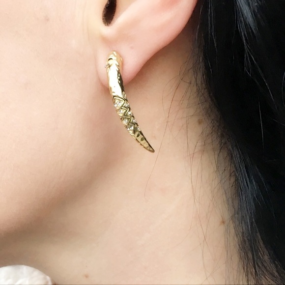 House of Horlow 1960 Gold Gorgon Tusk Earrings. - Picture 5 of 7