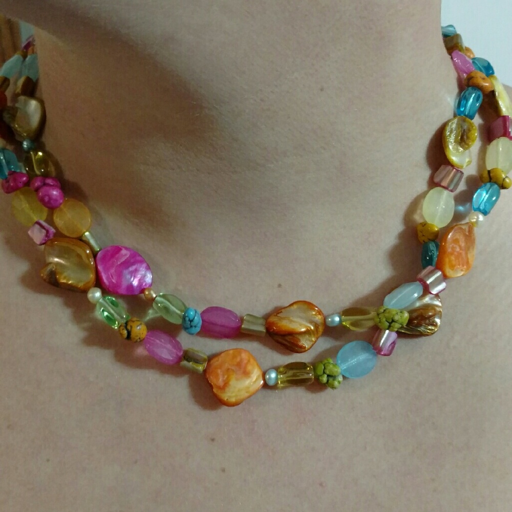 Multi color necklace