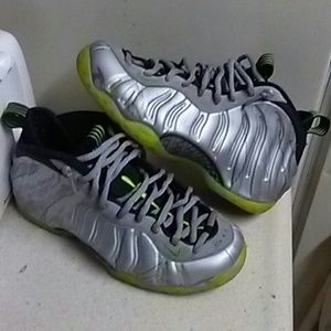 Foamposites grey volts