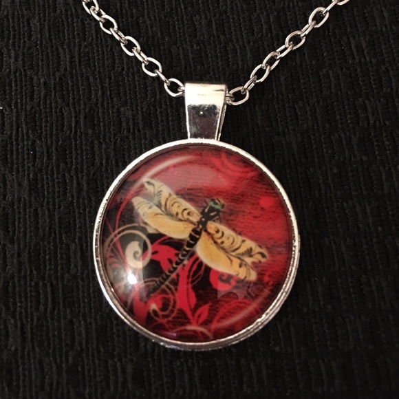 🌺Vintage Dragonfly Necklace🌺 ✨🎉2 DAY ONLY✨🎉 - Picture 1 of 2