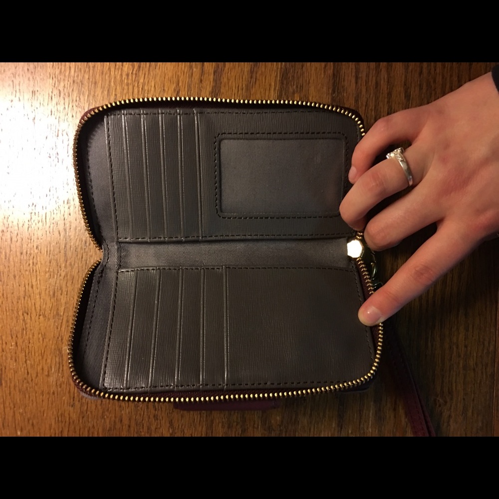 Fossil Wallet Burgundy Color - image 3