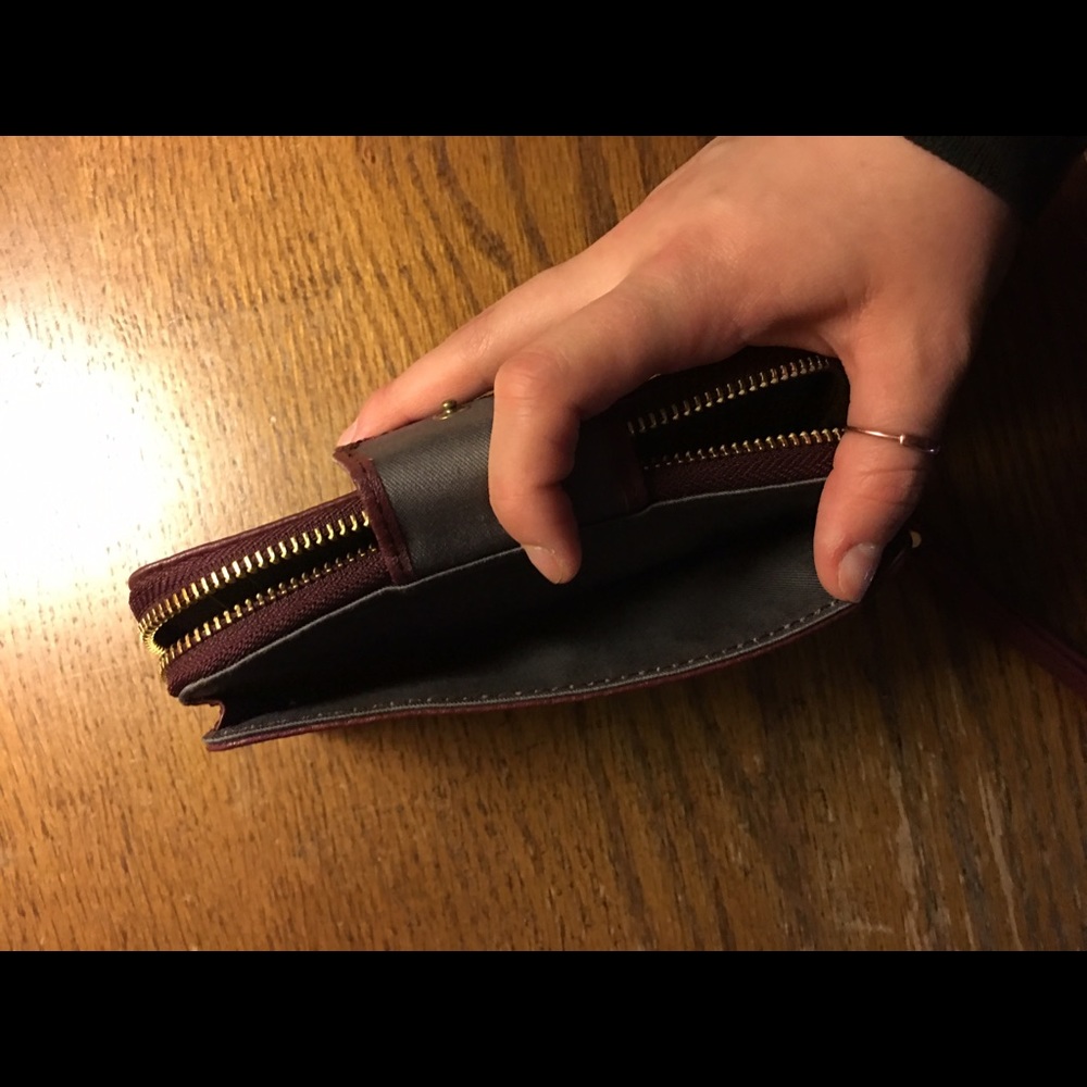 Fossil Wallet Burgundy Color - image 2
