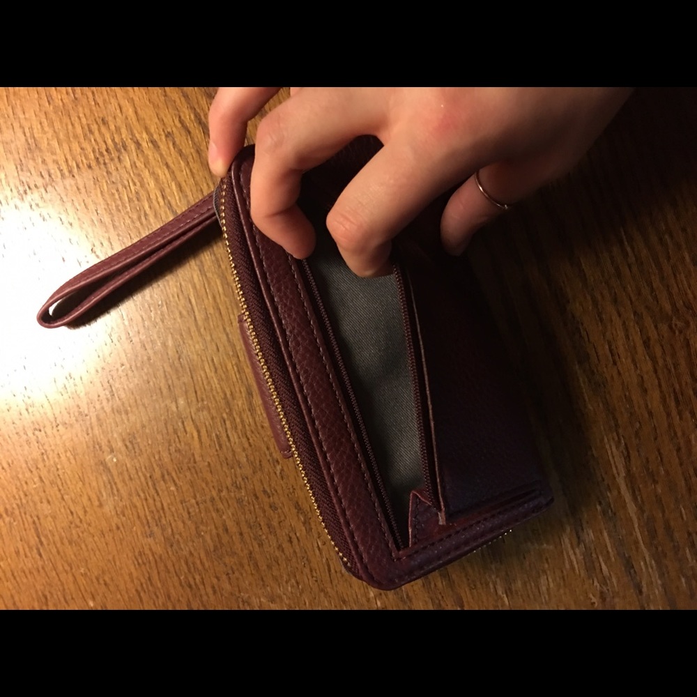 Fossil Wallet Burgundy Color - image 4