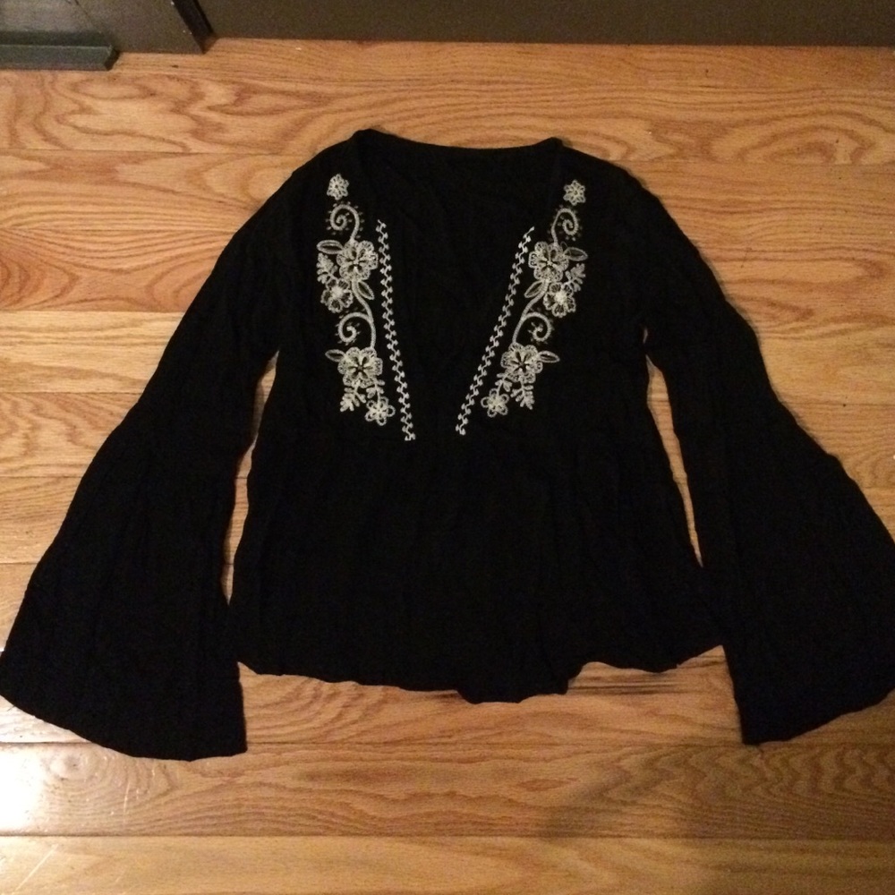 ROMWE Black embroidered blouse