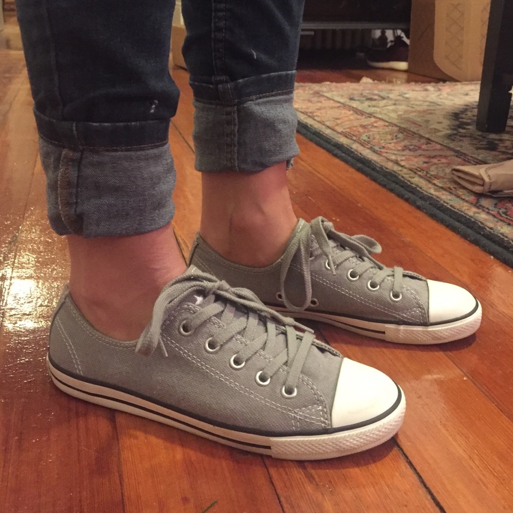 Converse sneaker with black trim