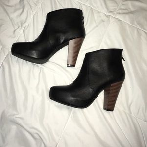 Heel boots