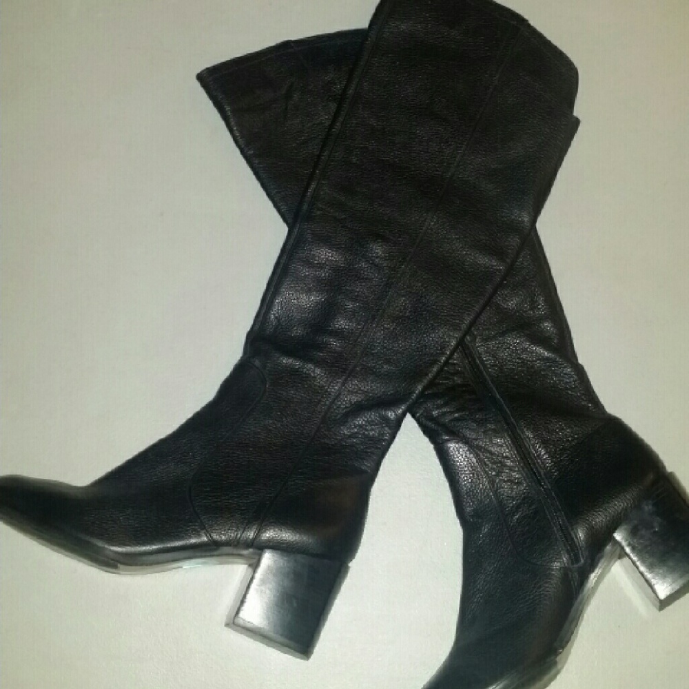 Pour La Victoire Felicia Women Black Knee Boots
