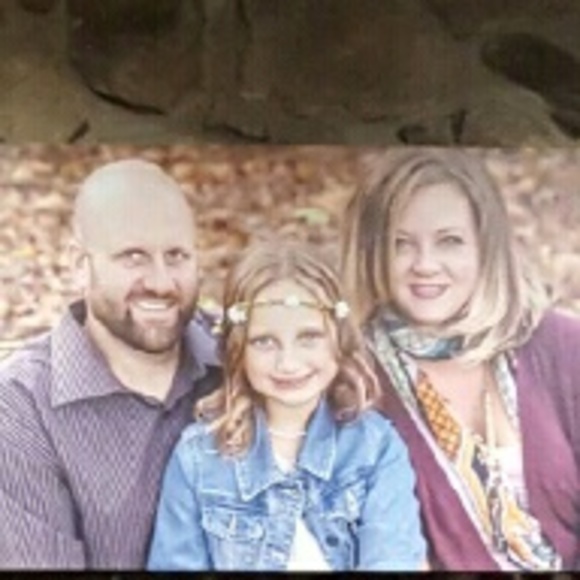 Meet your Posher, Jennifer - Picture 1 of 1