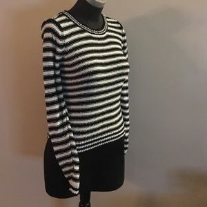 CLOSET CLOSING - Aeropostale black/white sweater