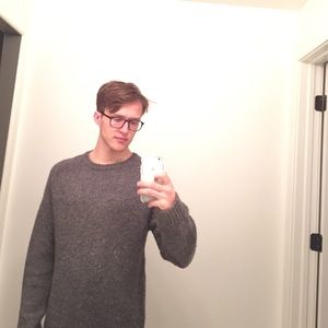 Quiksilver sweater, wool type fabric