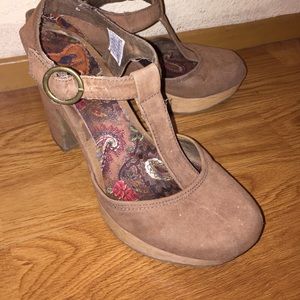 Rocket dog chunky heels