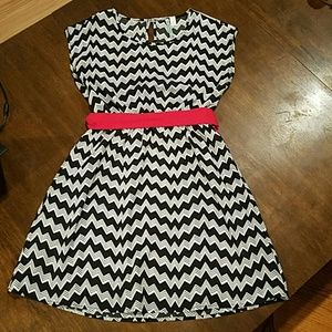 Francesca's collections chevron print dress