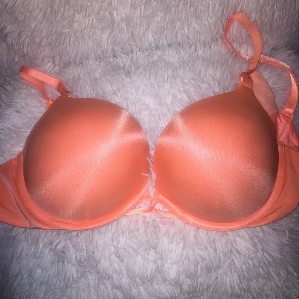 VICTORIAS SECRET MIRACULOUS PLUNGE PUSH UP BRA 34d