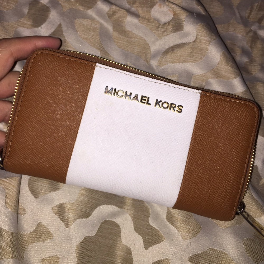 Michael Kors Jet Set Saffiano Wallet- REDUCED!!