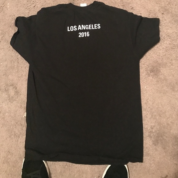 KYLIE Tee Shirt - Picture 2 of 2