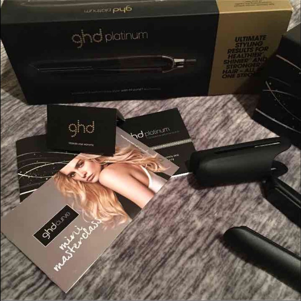 GHD Straightener