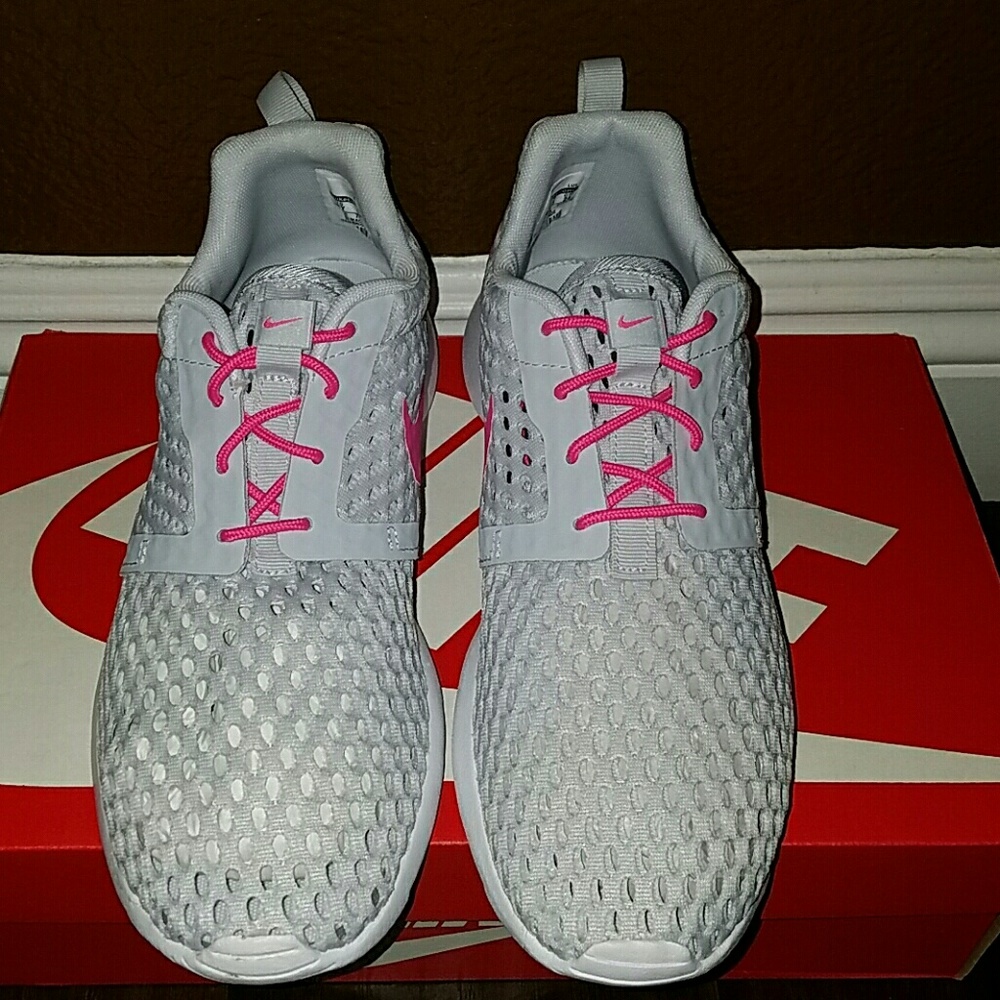 Women's Nike - Picture 2 of 4