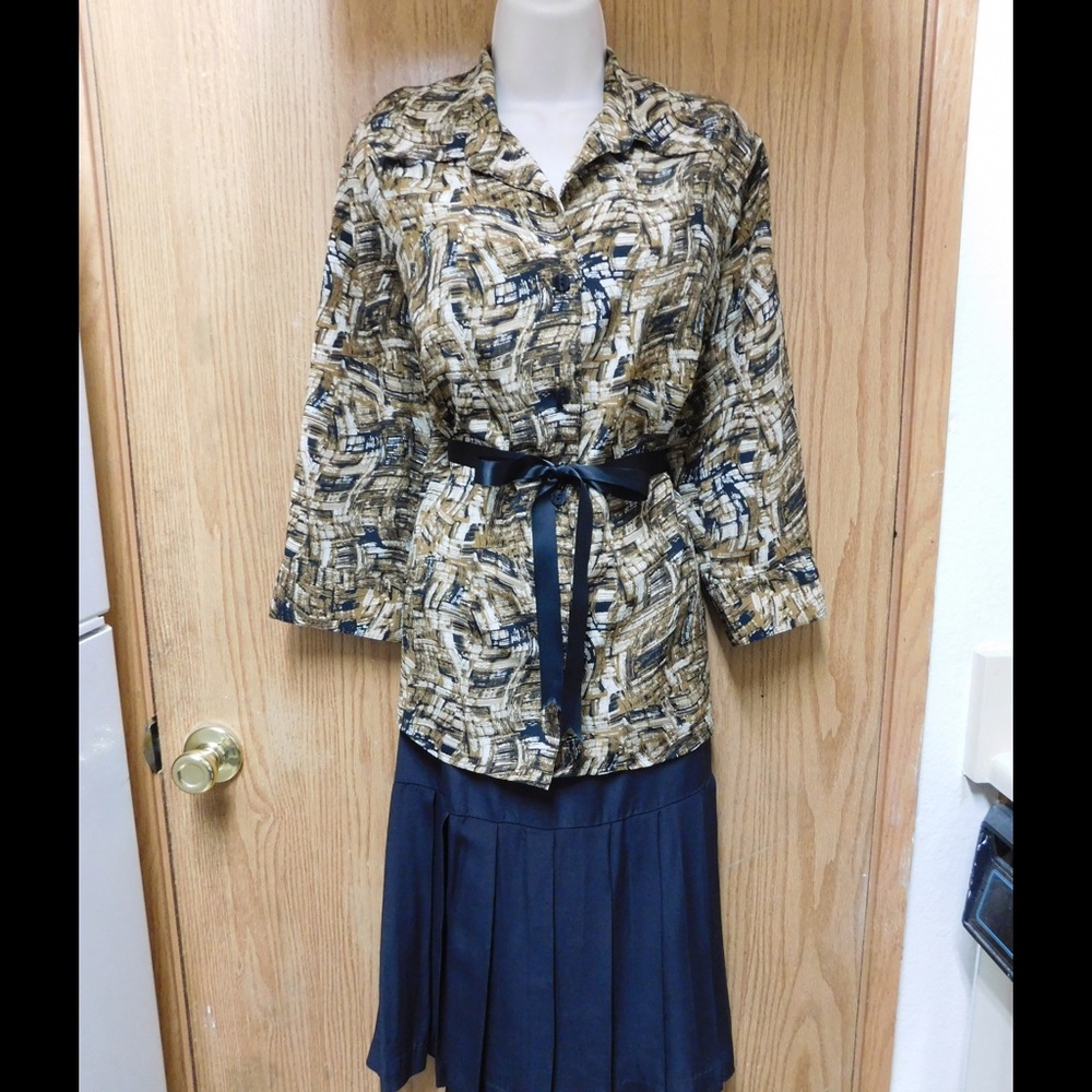 Gorgeous Multicolored Blouse W/Belt