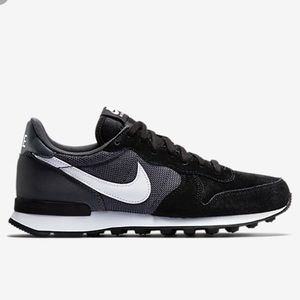 Women's Nike Internationalist Running Shoes