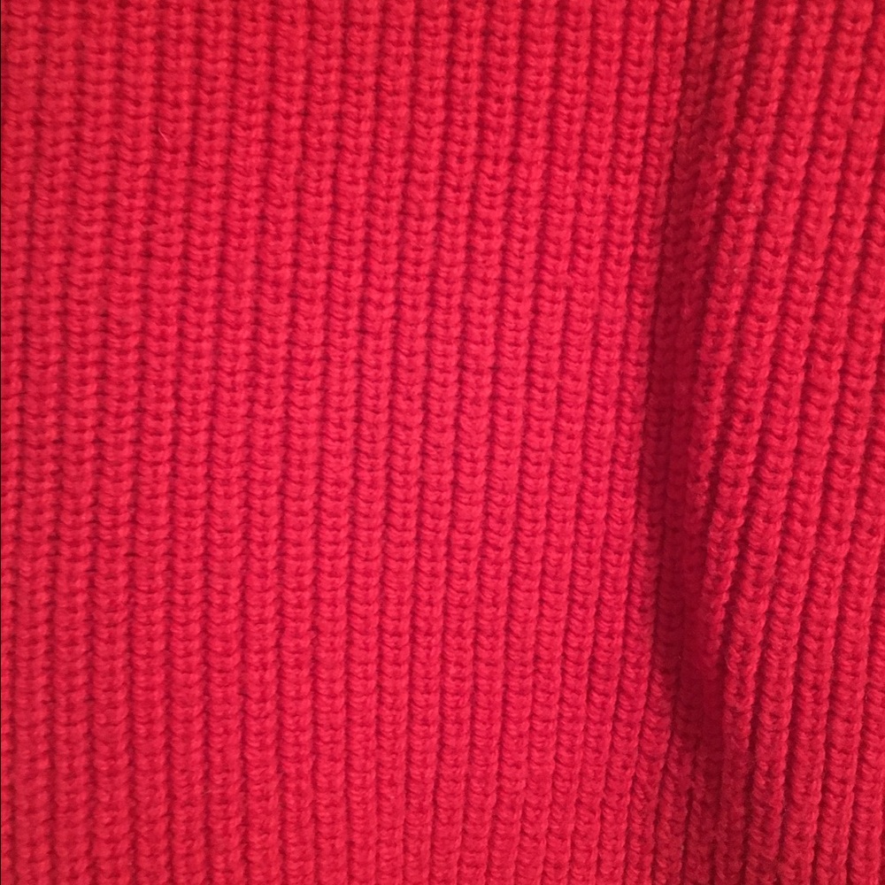 Red sweater - Picture 2 of 3