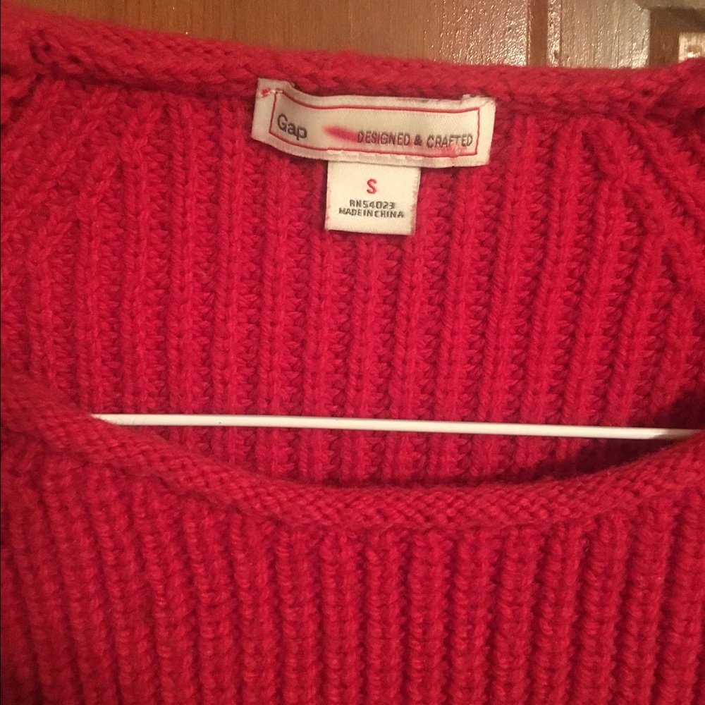 Red sweater - Picture 3 of 3
