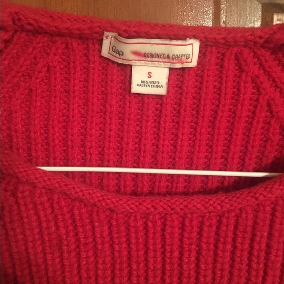 Red sweater - Picture 3 of 3